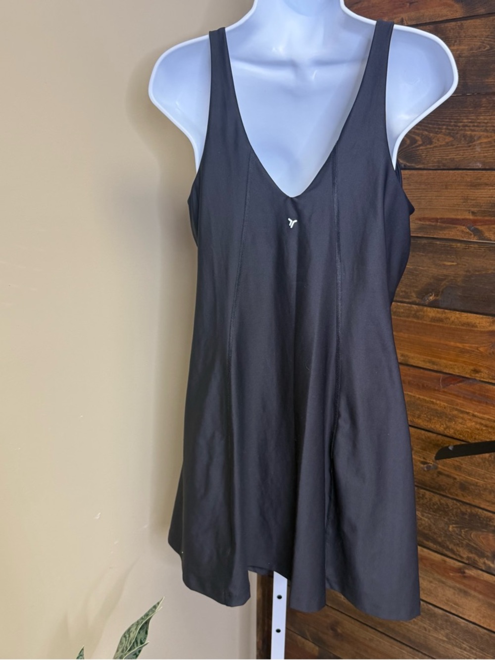 Old Navy Black Athletic Dress with built in shorts Size L a line sleevless - Picture 2 of 9